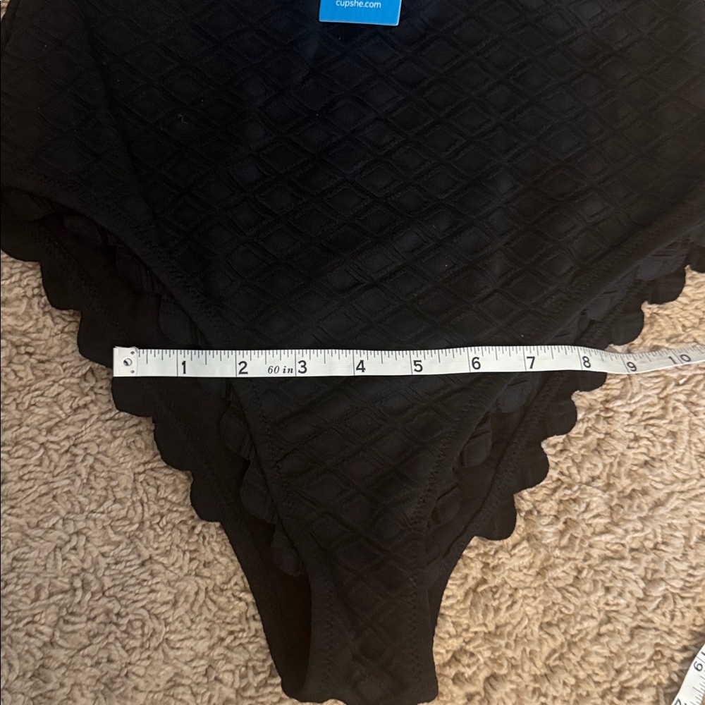 Cupshe Black Scalloped One-Piece Swimsuit size small - Picture 8 of 11